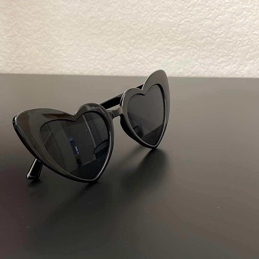 Black Heart Shapes Sunglasses